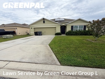 Lawn mowed in Davenport, 33897