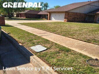 Lawn Maintenance nearby Moore, OK, 