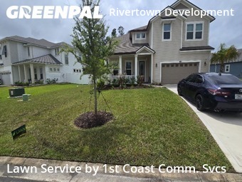 Lawn mowed in Jacksonville, 32259