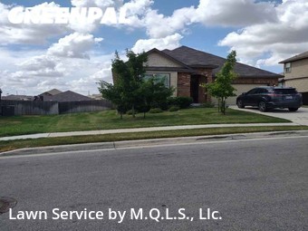 Lawn Mowing nearby New Braunfels, TX, 