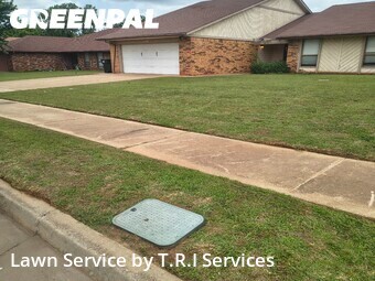 Lawn Care Service nearby Moore, OK, 