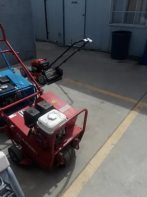 A B & C Small Engines Photo 18