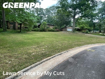 Lawn Cutting nearby Stone Mountain, GA, 