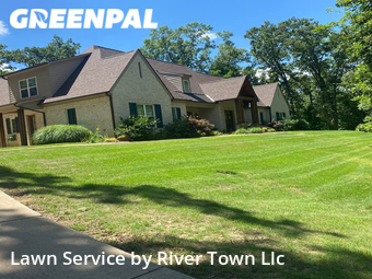 Lawn Mowing nearby Hernando, MS, 