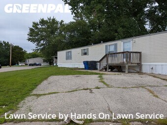 Lawn Mowing Service nearby Lawrence, MO, 