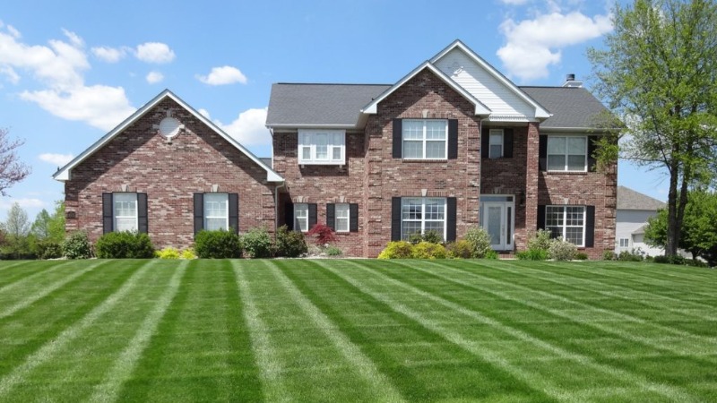 Lawn Mowing Contractor in Bonner Springs, KS, 66043