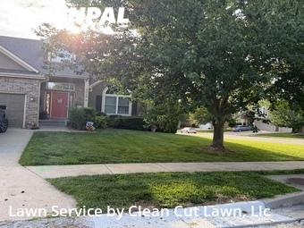 Yard Mowing nearby Blue Springs, MO, 