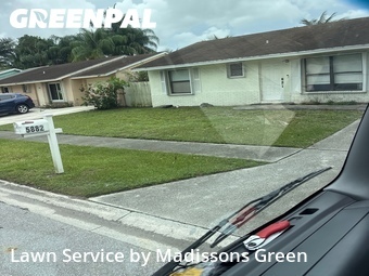 Lawn mowed in Greenacres, 33463