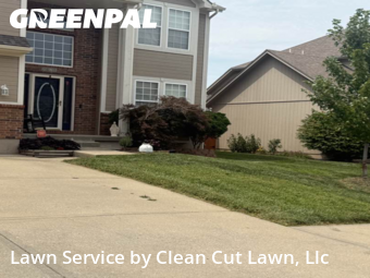 Lawn Care Service nearby Blue Springs, MO, 