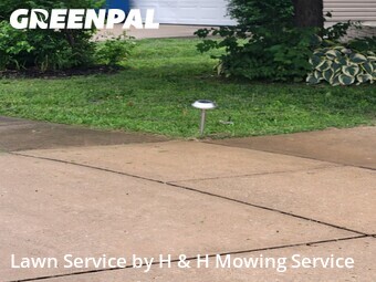 Lawn Mowing Service nearby Hazelwood, MO, 