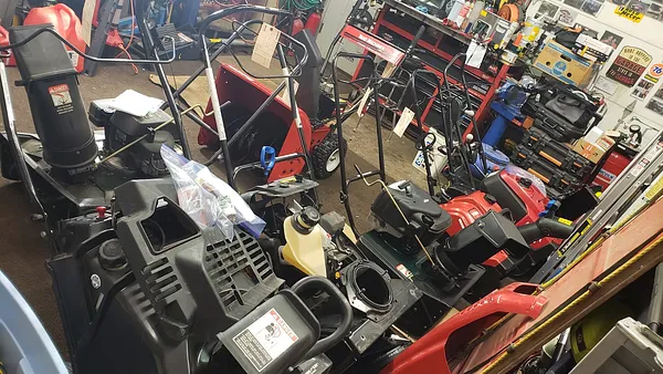 LMW SNOWBLOWER REPAIR Photo 5