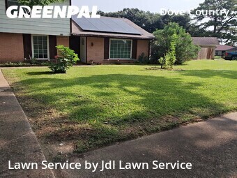 Lawn mowed in Stafford, 77477