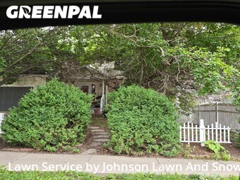 Lawn mowed in Lincoln, 68516