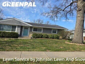 Lawn Mowing nearby Lincoln, NE, 