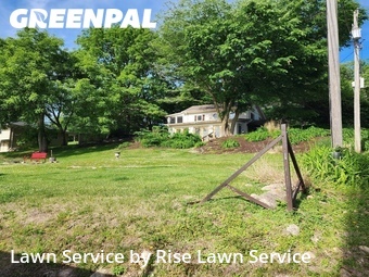 Lawn Cutting nearby Le Claire, IA, 
