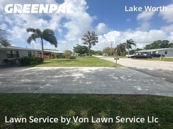 Lawn Mowing Service nearby Lake Worth Beach, FL, 