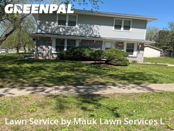 Lawn Mowing nearby Urbandale, IA, 