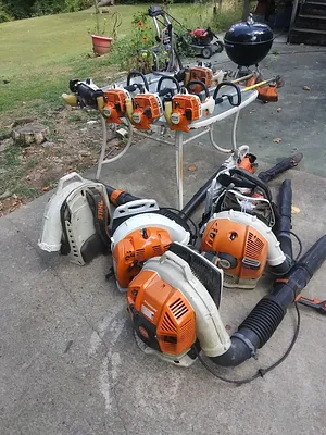 Town East Lawnmower All Engine Photo 3