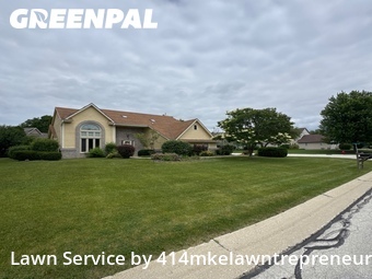 Lawn Mowing nearby New Berlin, WI, 