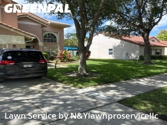 Lawn Mowing Service nearby Coconut Creek, FL, 