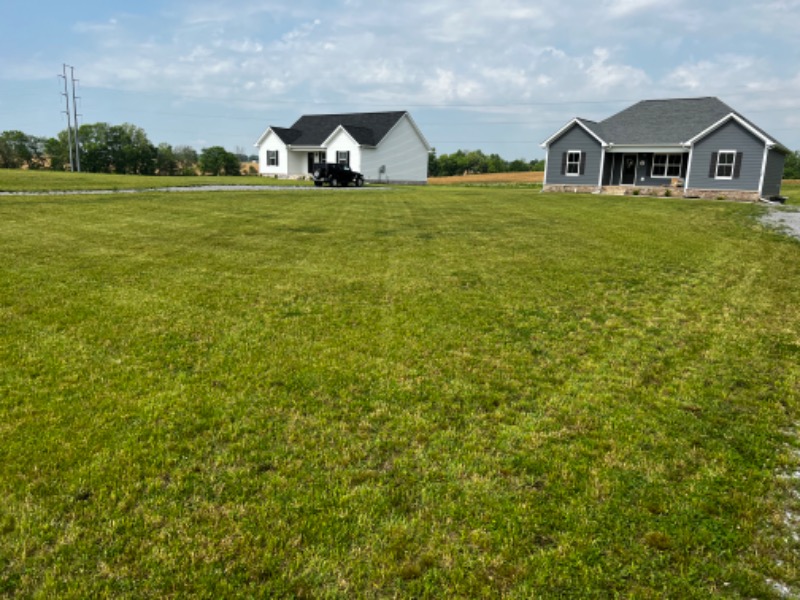 Gunn & Co Lawn Care Lawn Care Services in Acworth, GA