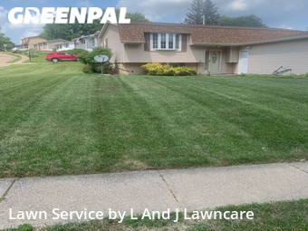 Lawn Mowing Service nearby Davenport, IA, 