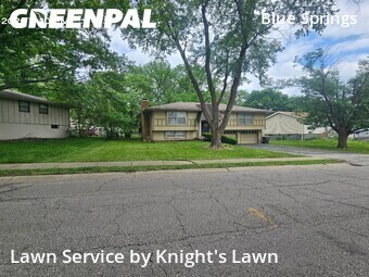 Lawn Mowing Service nearby Blue Springs, MO, 