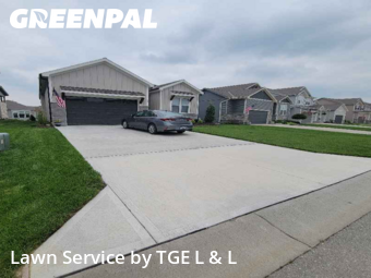 Lawn Mowing Service nearby Lee's Summit, MO, 