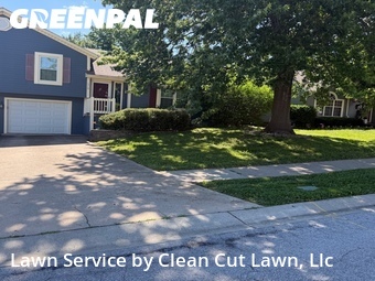 Lawn Mowing nearby Lee's Summit, MO, 