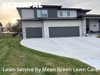 Lawn Care Service nearby Lee's Summit, MO, 