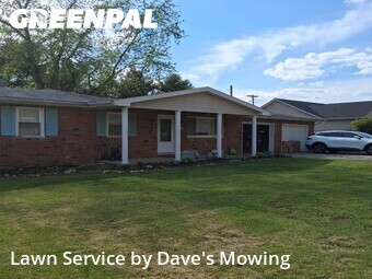 Lawn Mowing Service nearby Wood River, IL, 