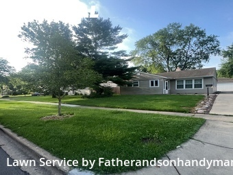 Lawn mowed in Rolling Meadows, 60008