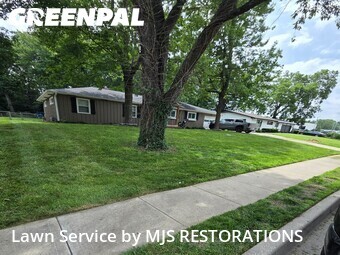 Lawn Mowing nearby Mission, MO, 