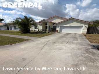 Lawn mowed in Boca Raton, 33487