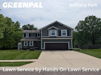 Yard Mowing nearby Overland Park, MO, 