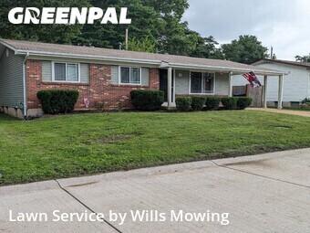Lawn Cutting nearby Ballwin, MO, 