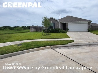 Work completed by grass-trimming-service-in-Fresno-CA