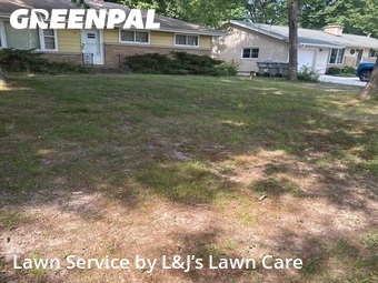 Lawn mowed in Greenfield, 53221
