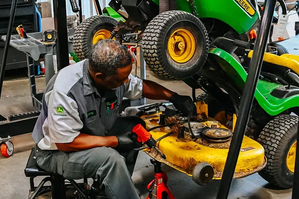 Courthouse Mower and Small Engine Repair Photo 11