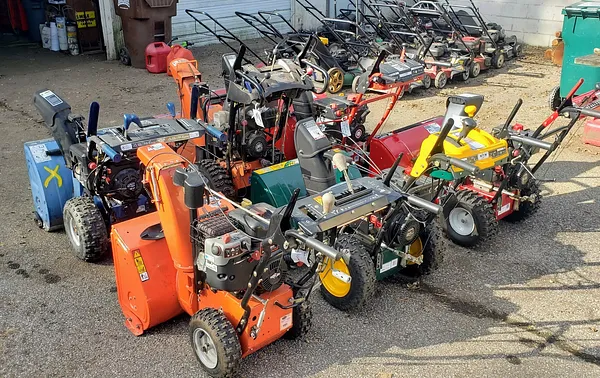 Neighborhood Lawnmower Repair Photo 19
