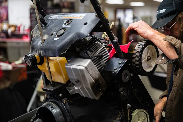 Small Engine Specialists Photo 12