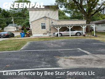 Lawn Maintenancein Ferguson,63135,Yard Mowing by Bee Star Services Llc, work completed in Dec , 2025