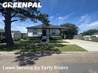 Lawn Mowing Service nearby Chalmette, LA, 