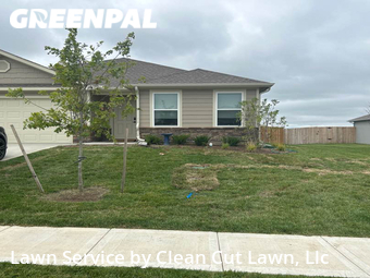 Yard Cutting nearby Blue Springs, MO, 