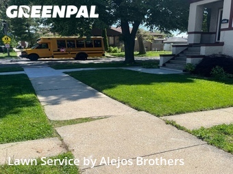 Lawn mowed in Berwyn, 60402