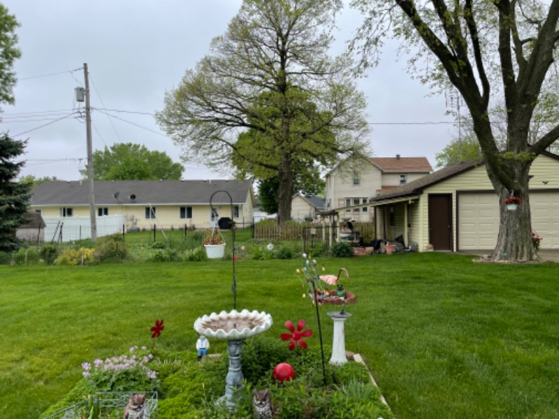 Realtree Outdoor & M Lawn Care Services in Hooper, NE