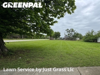 Lawn mowed in East St. Louis, 62205
