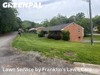 Lawn Care nearby Cave Spring, VA, 