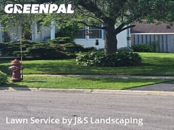 Lawn Care nearby Woodstock, IL, 