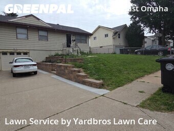 Lawn mowed in Omaha, 68104